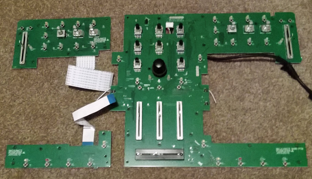 The Mixtrack's innards removed